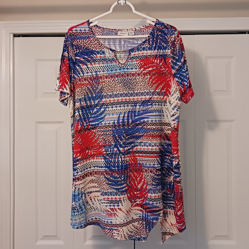 #307 3/$18  - Avenue Red/Blue Short Sleeve Top Size 14